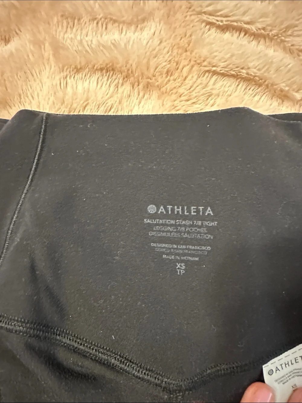 Athleta Black salutation stash 7/8 tight XS